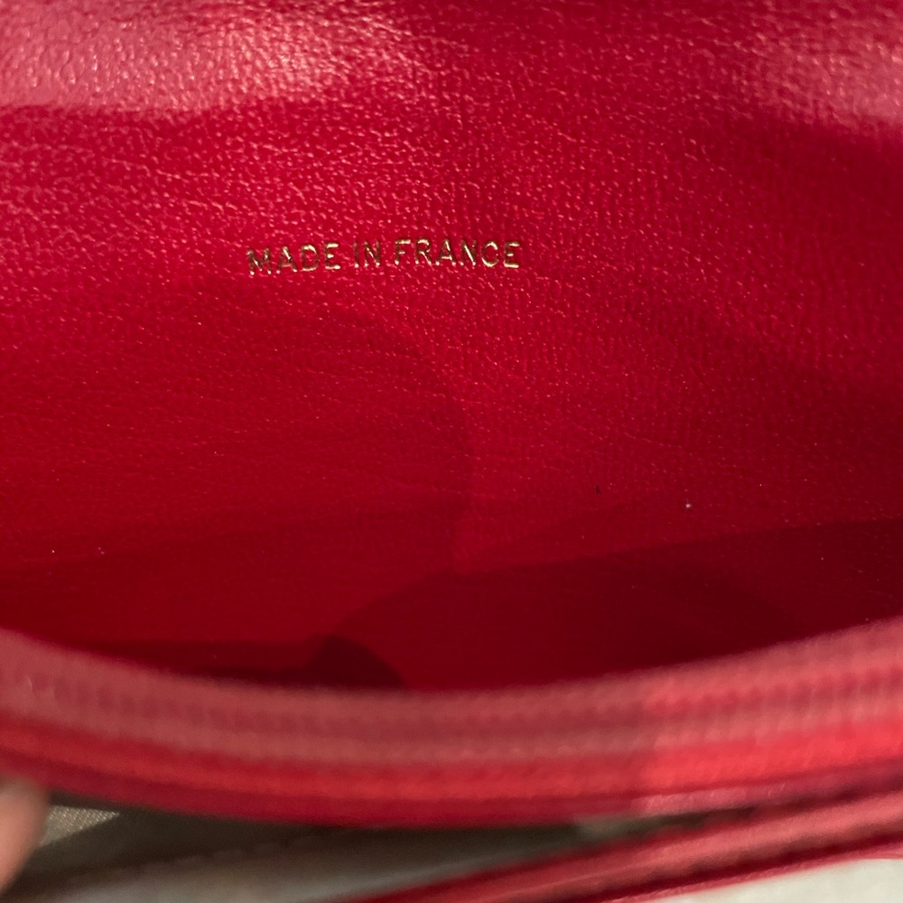 🌺$851 OFF RETAIL $175🌺AUTHENTIC CHANEL VINTAGE WALLET ON A CHAIN🌺 - Picture 8 of 15